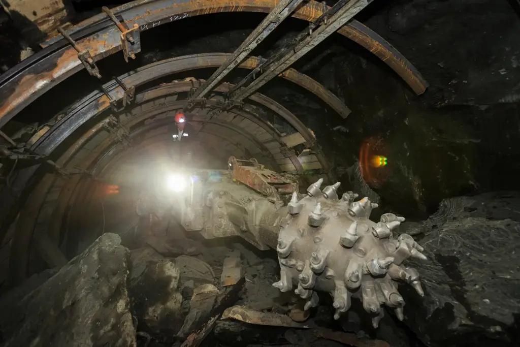 За полгода добыча полезных ископаемых составила 27 млрд сомов