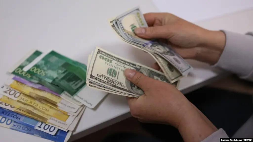 KGS strengthened against the dollar for the first time in a long time