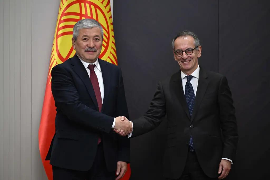 Adylbek Kasymaliyev Meets EBRD Vice President Matteo Patroni