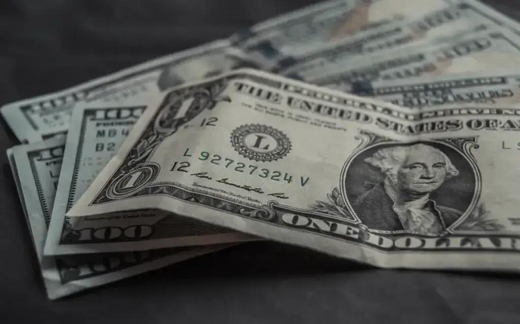 Banks in Kyrgyzstan bought up nearly 60% of the weekly foreign exchange turnover in a single day