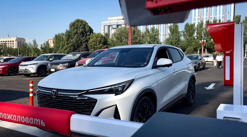 An hourly payment system for municipal parking has been introduced on a trial basis in Bishkek
