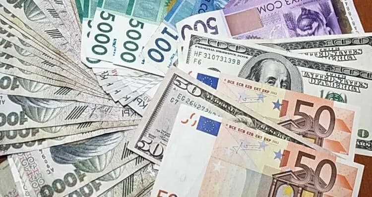 Евро и юань подешевели, рубль и тенге выросли. Курс валют НБ КР на 9 июля