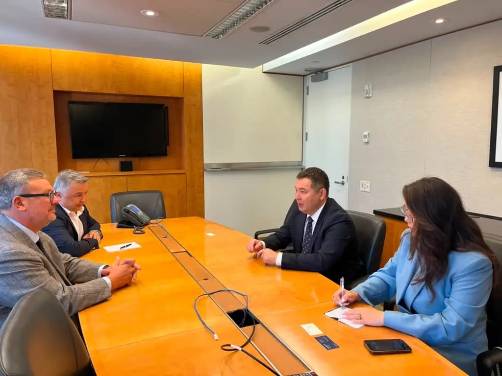Kyrgyzstan discusses investment opportunities and access to international capital markets with Oppenheimer Holdings