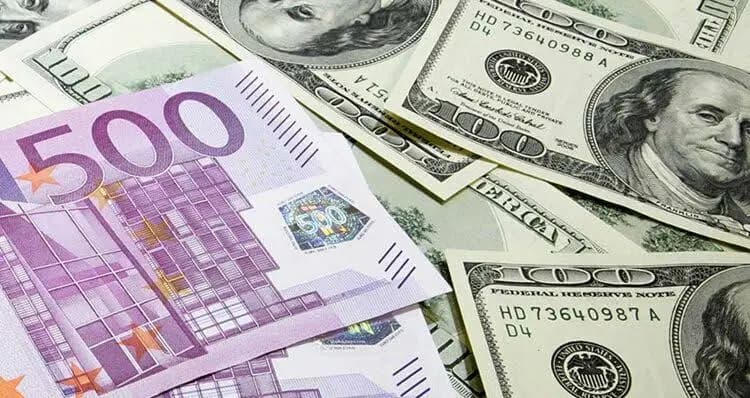 Курсы валют НБ КР на 21 июля: доллар без изменений, юань вырос