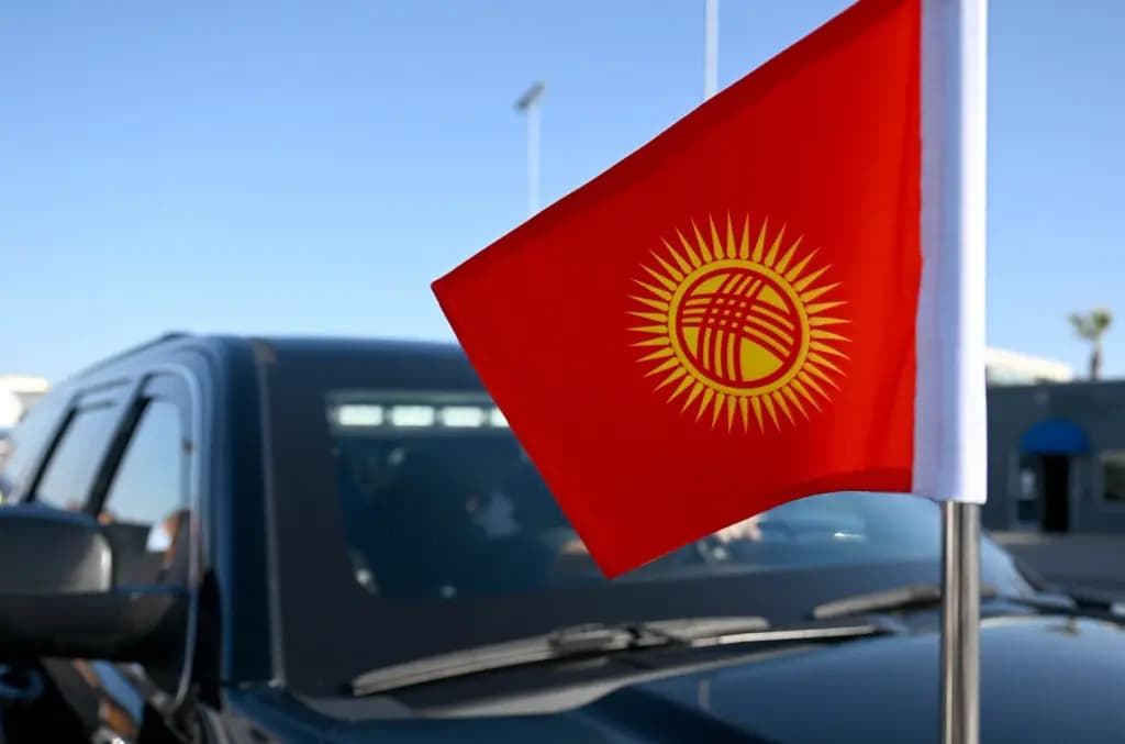 Садыр Жапаров прибыл в Лос-Анджелес для участия в запуске первого спутника Кыргызстана