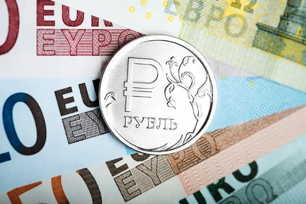Евро и рубль подорожали. Курс валют НБ КР на 15 октября