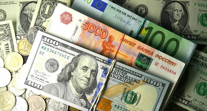 Доллар и евро подешевели. Курсы Центробанка